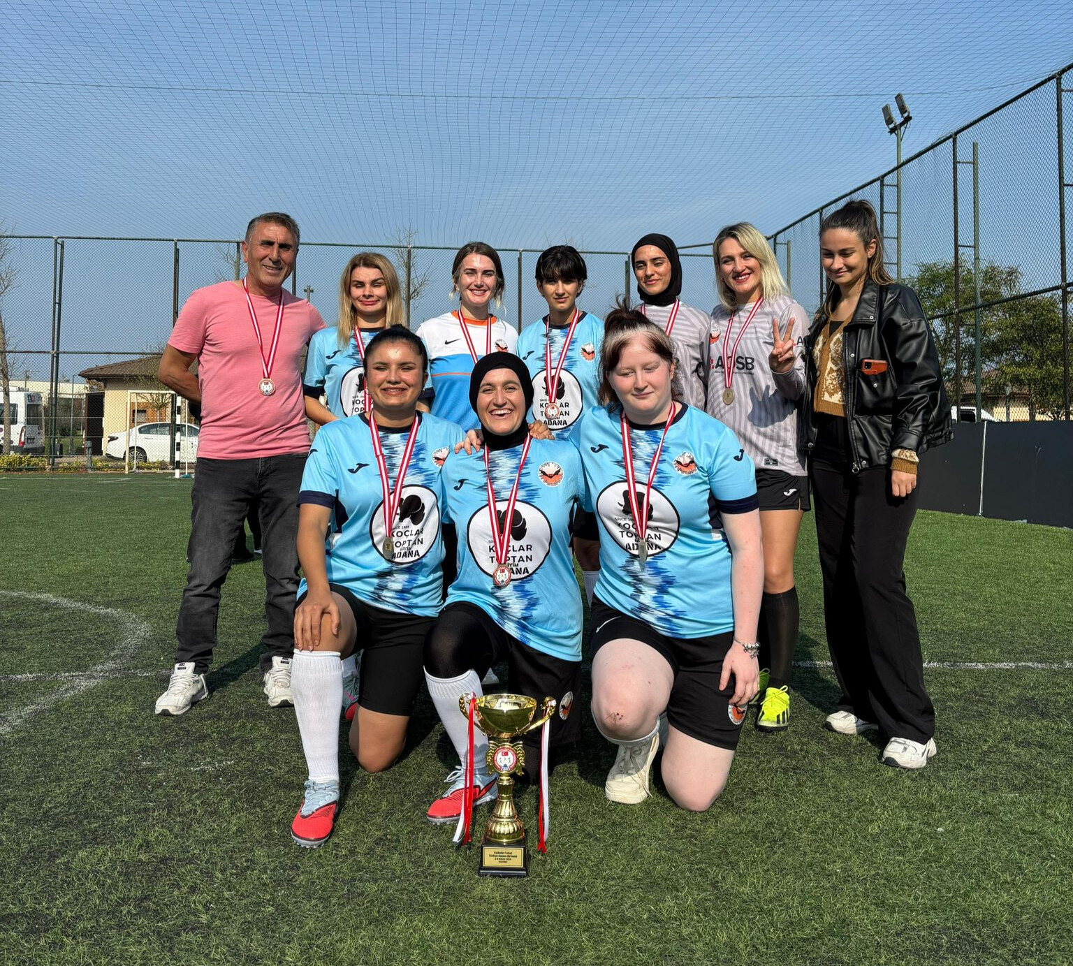 Adana Görme Engelli Kadın Futbol Takımı kupayı yine bırakmadı