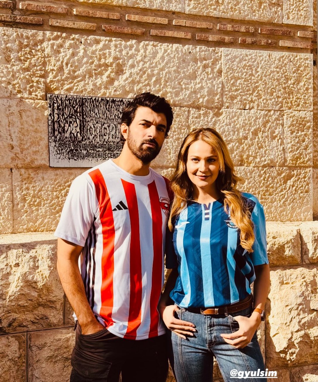 Dizi başrollerinden Adana’ya çifte forma selamı