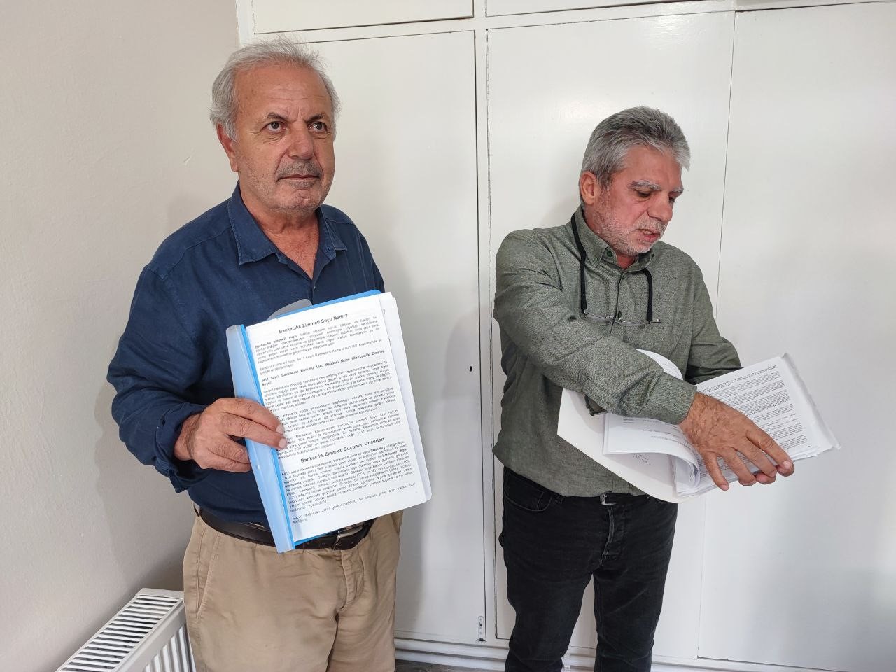 Adana'da Vakıfbank eski müdür yardımcısının, vatandaşların hesabından para aldığı iddia edildi!