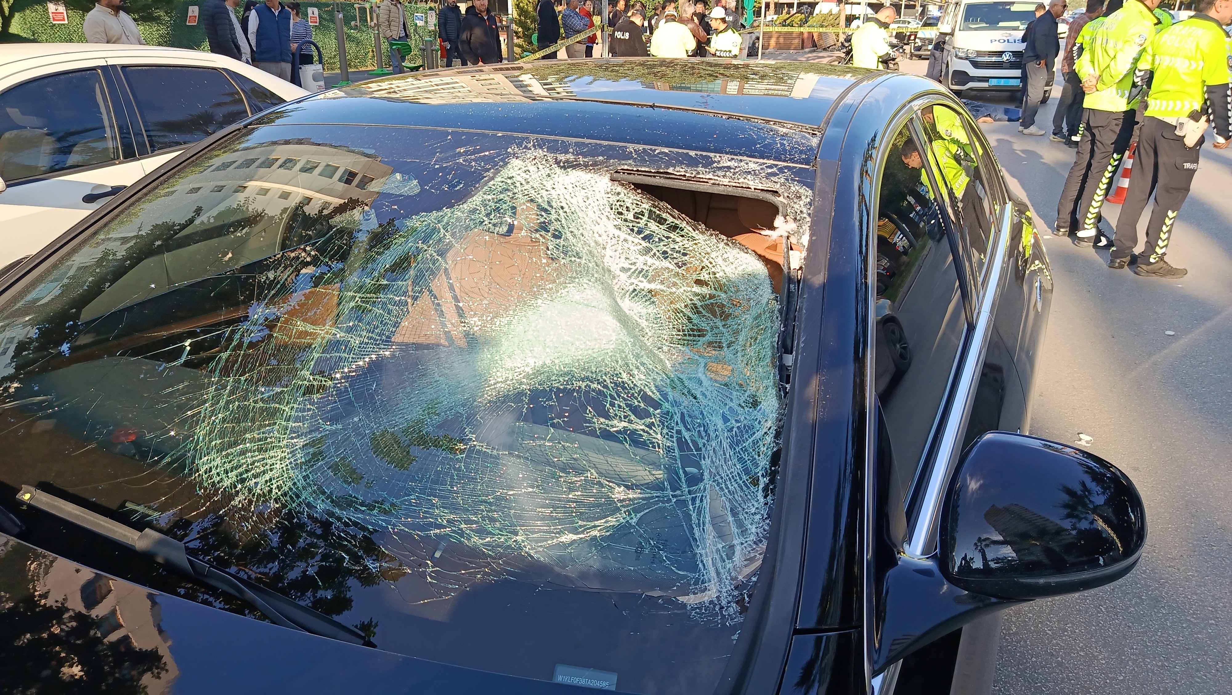 Adana'da bir sürücü, yaya geçidinde bisikletli çocuğa çarpıp kaçtı! Çocuk hayatını kaybetti!