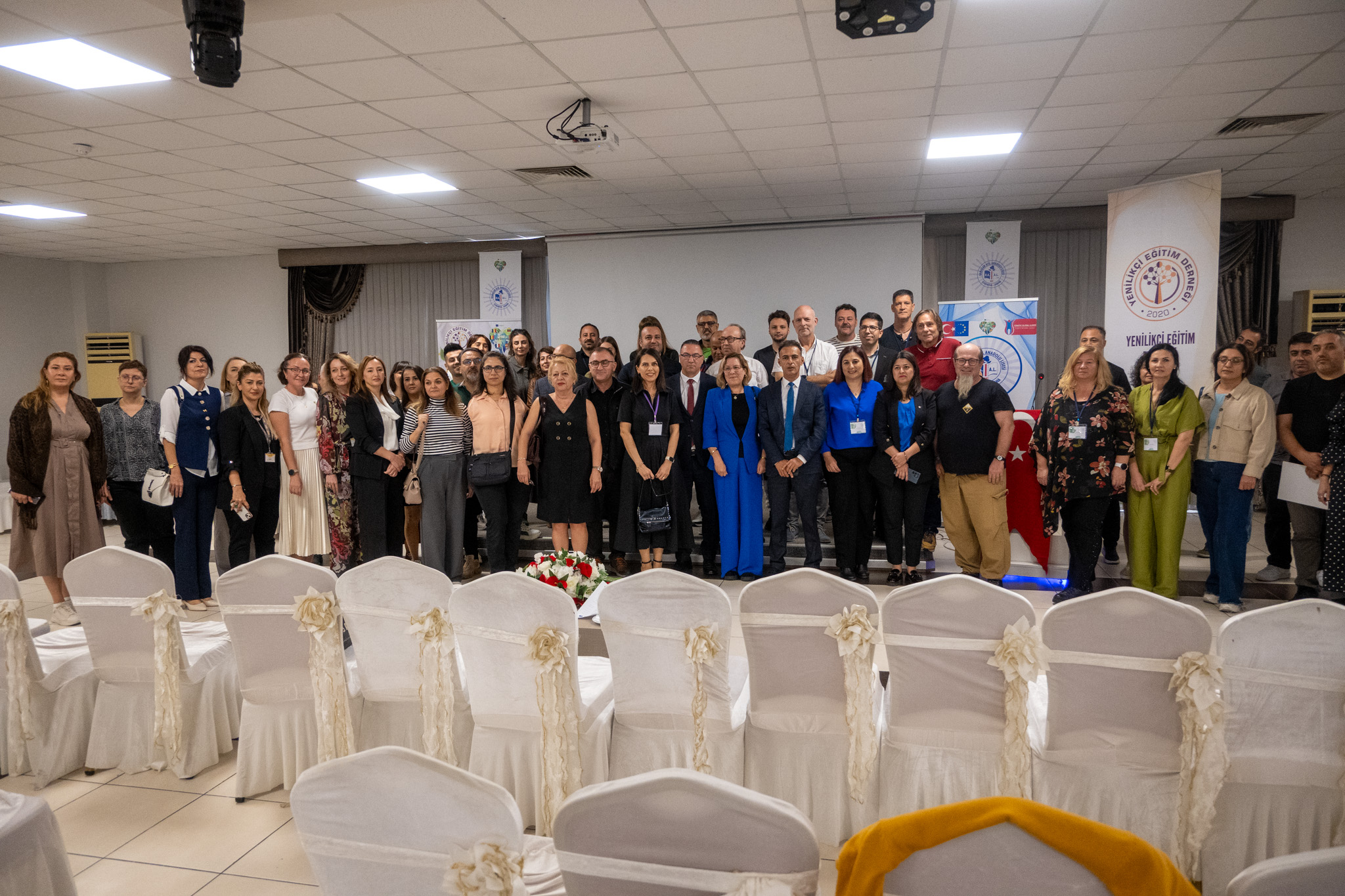 Adana’da uluslararası eğitim zirvesi düzenlendi: Dijital ekolojik kütüphane projesi tanıtıldı