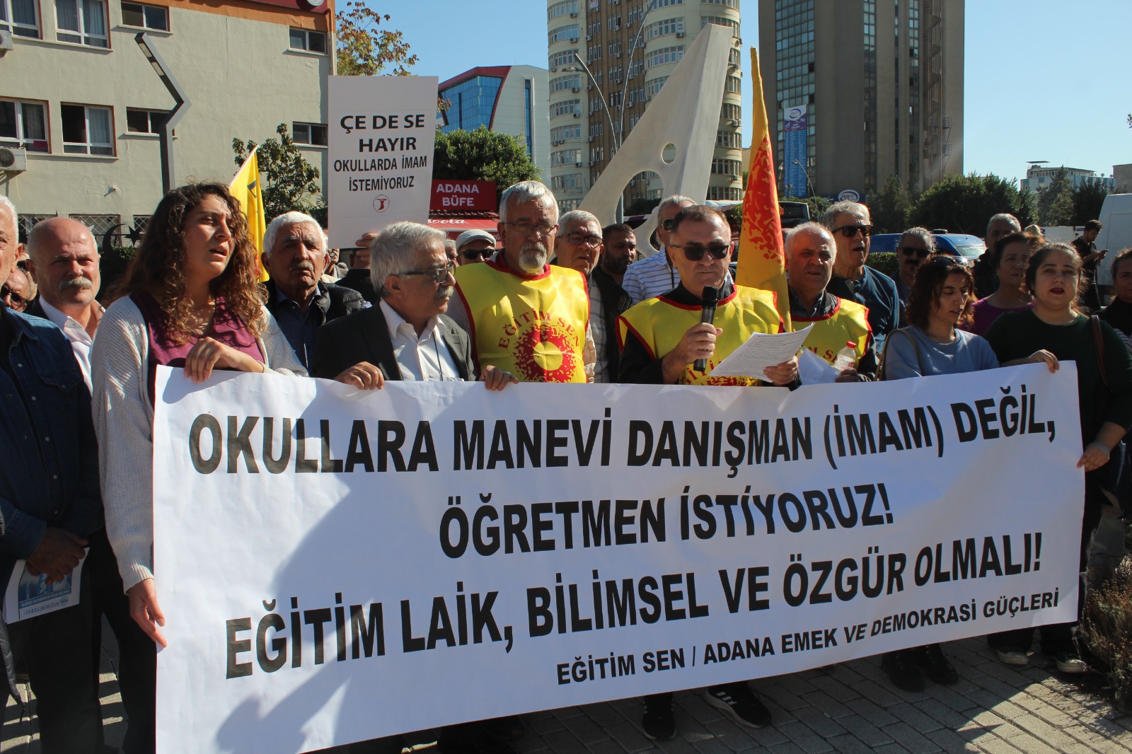 Adana Eğitim-Sen'den okullara imam atanmasına tepki: Eğitim bilimine ve laikliğe aykırıdır