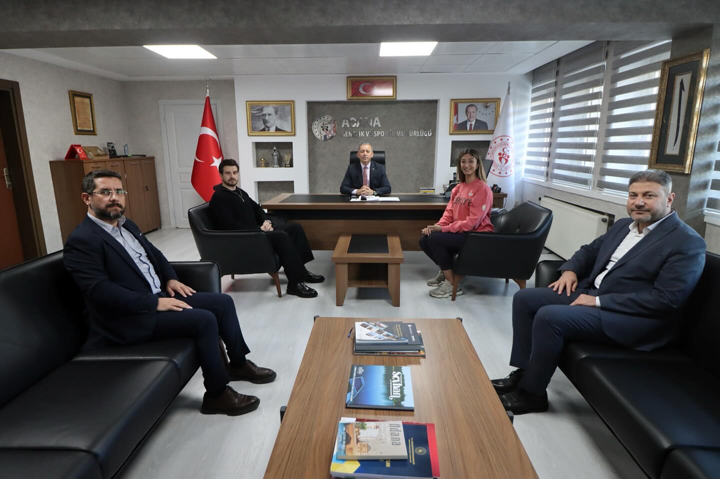 Loğoğlu, dünya şampiyonu Nafia Kuş Aydın’ı makamında tebrik etti