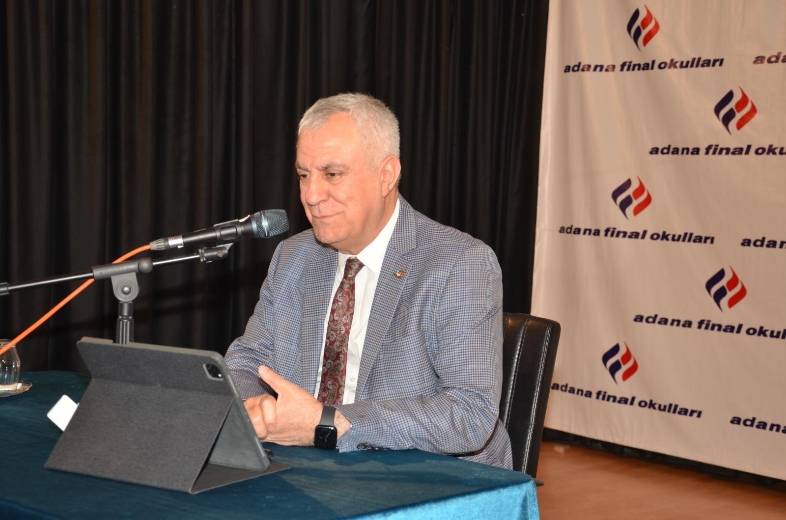 Zeki Kıvanç’ın final öğrencileri ile ders niteliğindeki söyleşisi