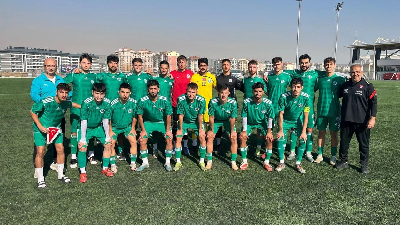 "ÇÜ Futbol Takımı" Ünilig’de Süper Lig yolunu açtı