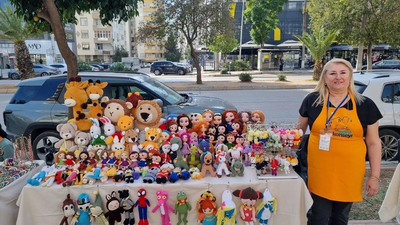 Seyhan’da üreten kadınlardan Öğretmenler Günü standı