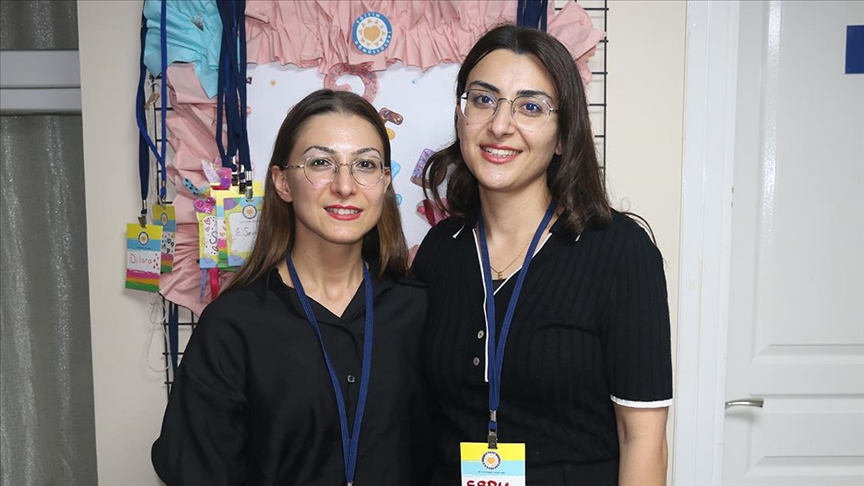 Adanalı öğretmen kardeşler, dezavantajlı çocuklar için gönüllü eğitim veriyor