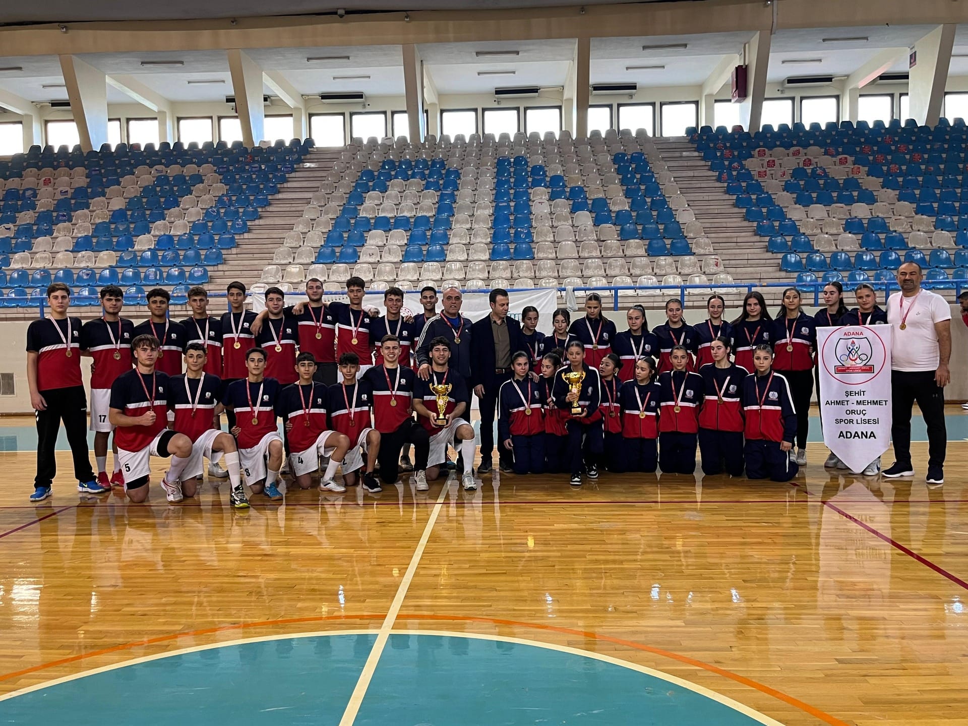 Şehit Ahmet Mehmet Oruç Spor Lisesi hentbolda Adana şampiyonu oldu