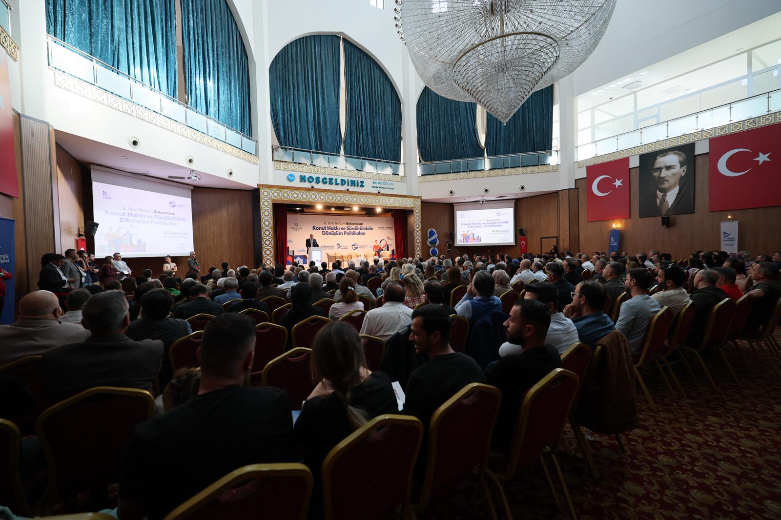 Yüreğir’de “Konut Hakkı ve Sürdürülebilir Dönüşüm” Paneli