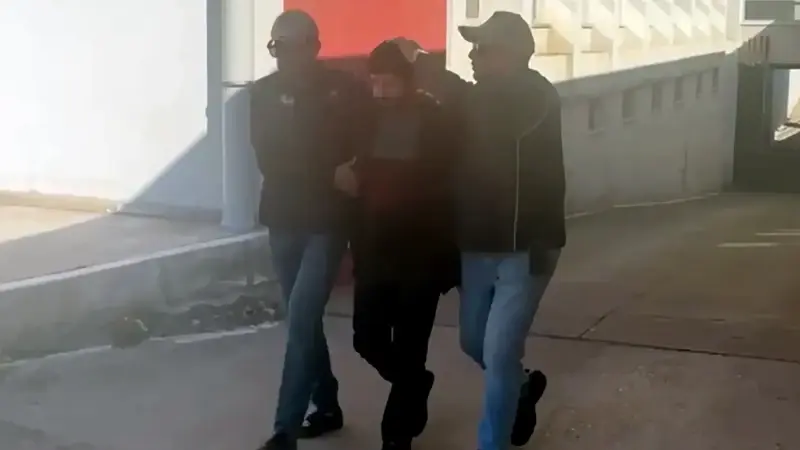 Adana'da FETÖ firarisi öğretmen yakalandı: Özel harekât polislerinden sorumluymuş