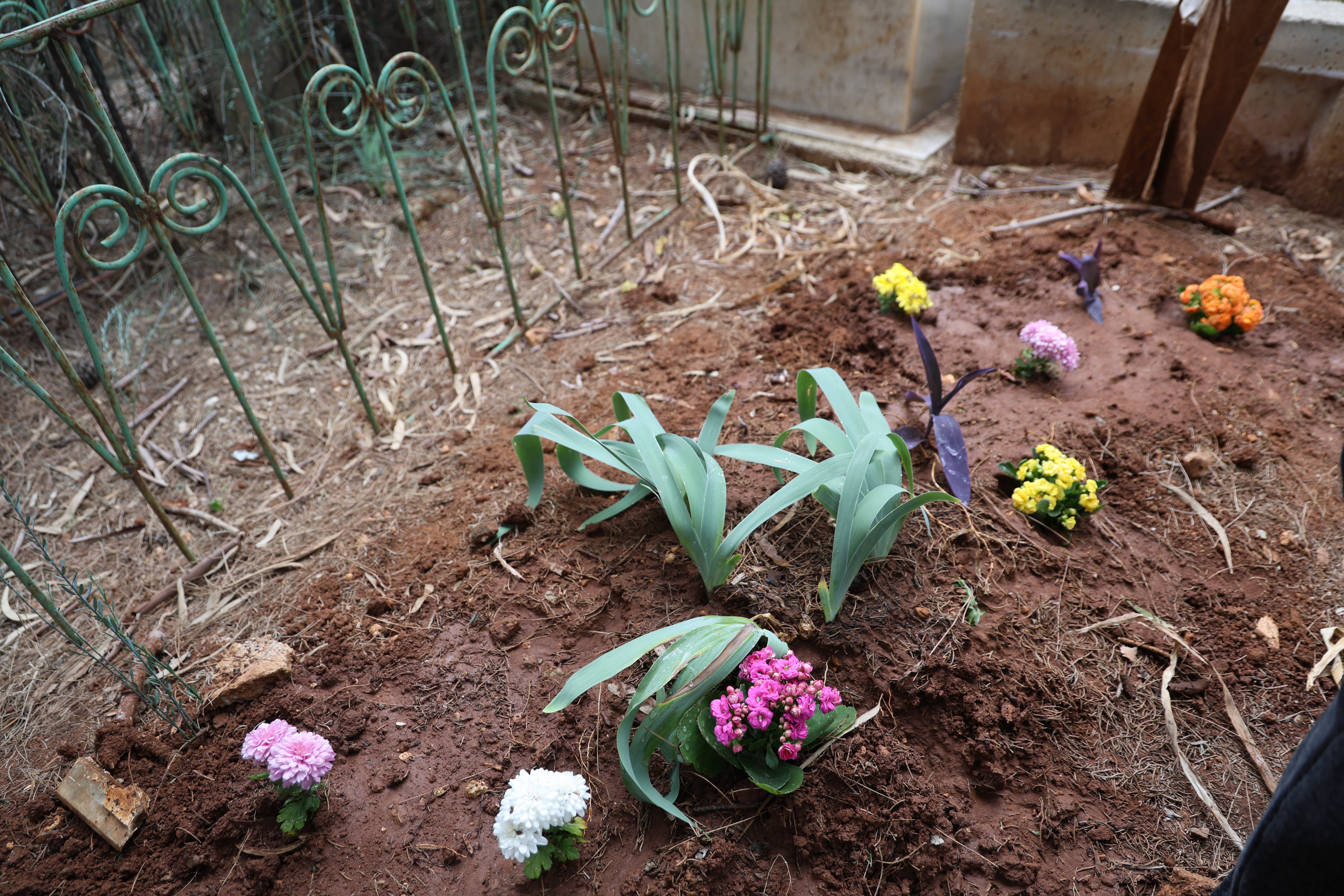 Öğrencileri, öğretmenler gününde vefat eden öğretmenlerini unutmadı