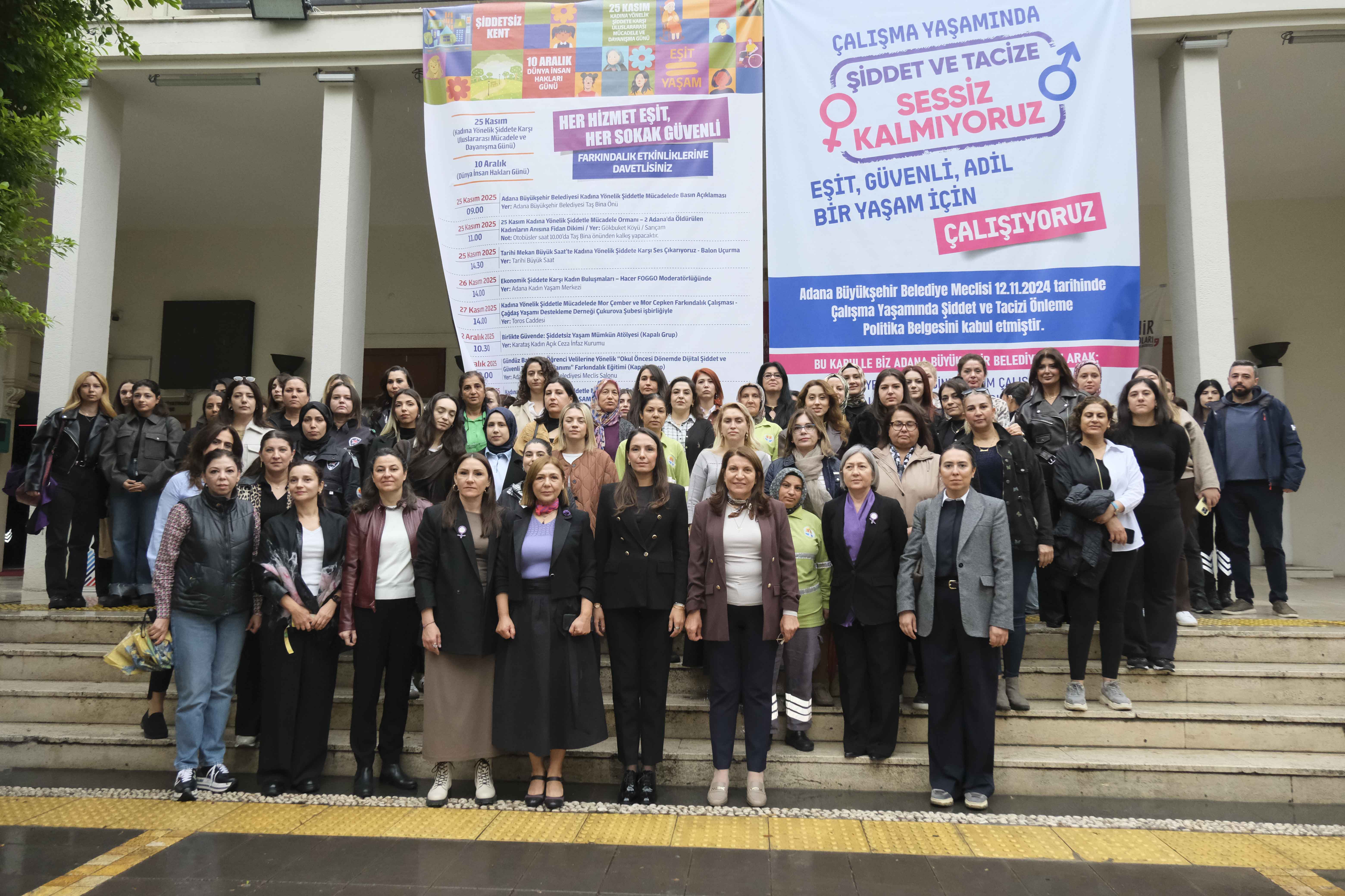 Adana Büyükşehir'in kadın çalışanlarından basın açıklaması