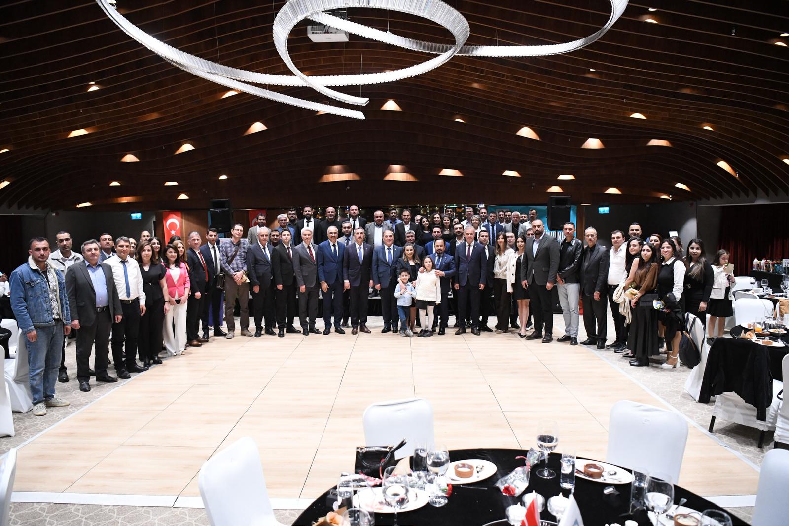 Sarıçam Belediyesi'nden "Öğretmenler Günü"nde anlamlı program