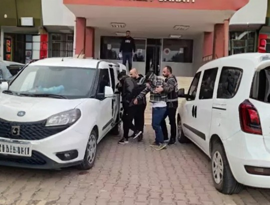 İmamoğlu’nda otomobilden 1062 uyuşturucu hap çıktı
