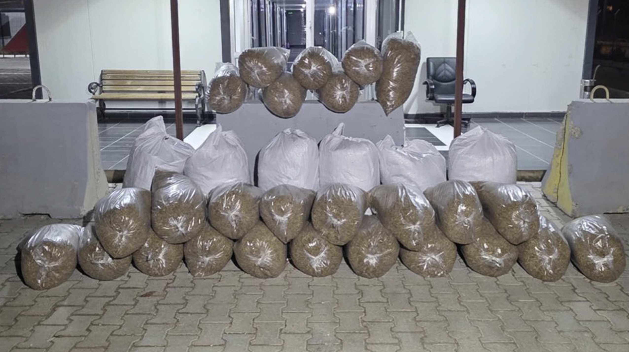 Adana’ya götürülen 449 kilo kaçak tütün ele geçirildi