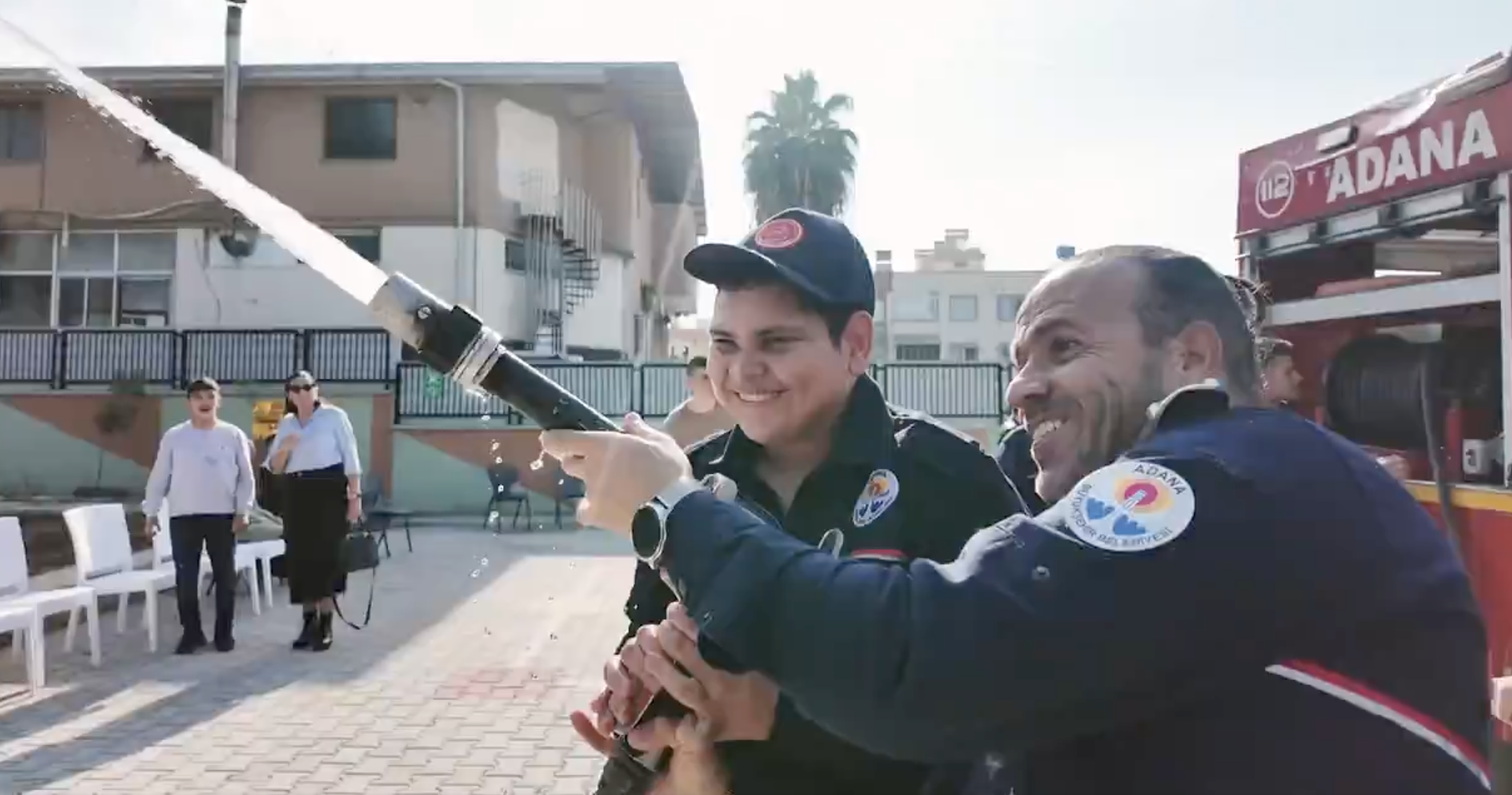 Adana’da Ahmet’in itfaiyeci olma hayali gerçek oldu