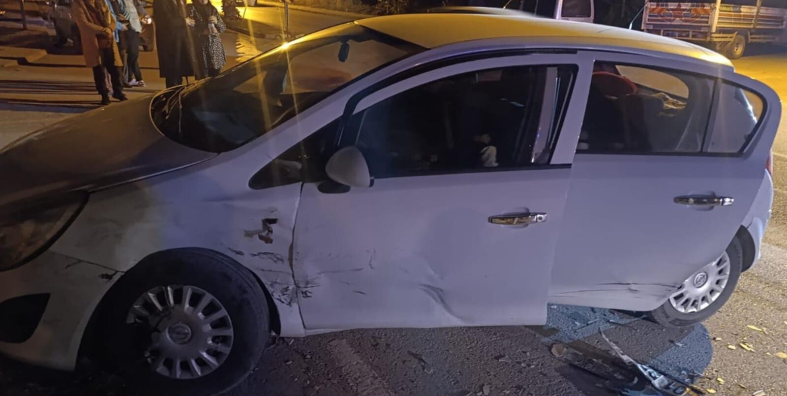 Adana Kozan’da iki otomobil çarpıştı: 3 kişi yaralandı