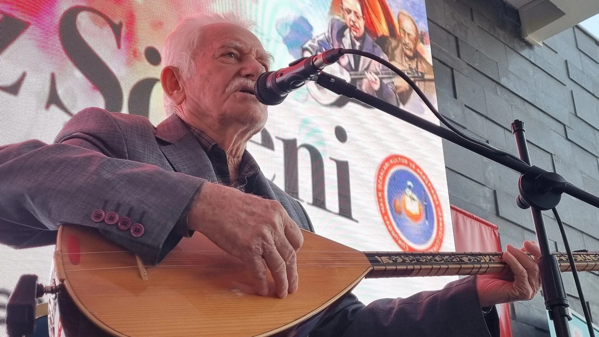 Sarıçam’da 5. Güz Şöleni: Ozanlar, sazlar ve halk kültürü aynı sahnede buluştu