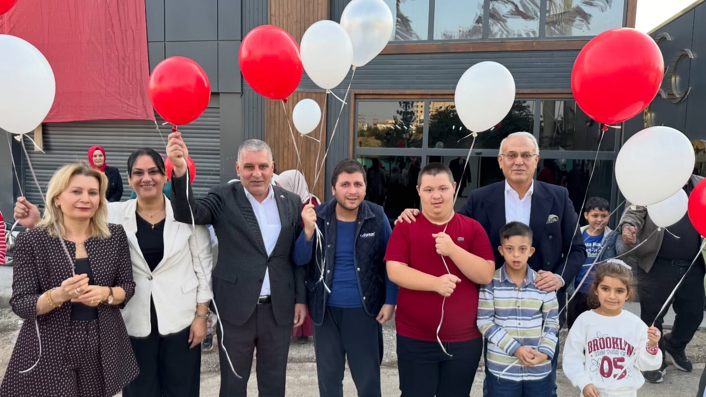 MHP’den özel gereksinimli vatandaşlara anlamlı buluşma: “Üç hilalin aydınlığında engelsiz yarınlara”