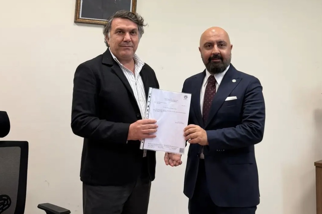 İYİ Parti Adana’da nöbet değişimi: Batur Eroğlu mazbatasını aldı