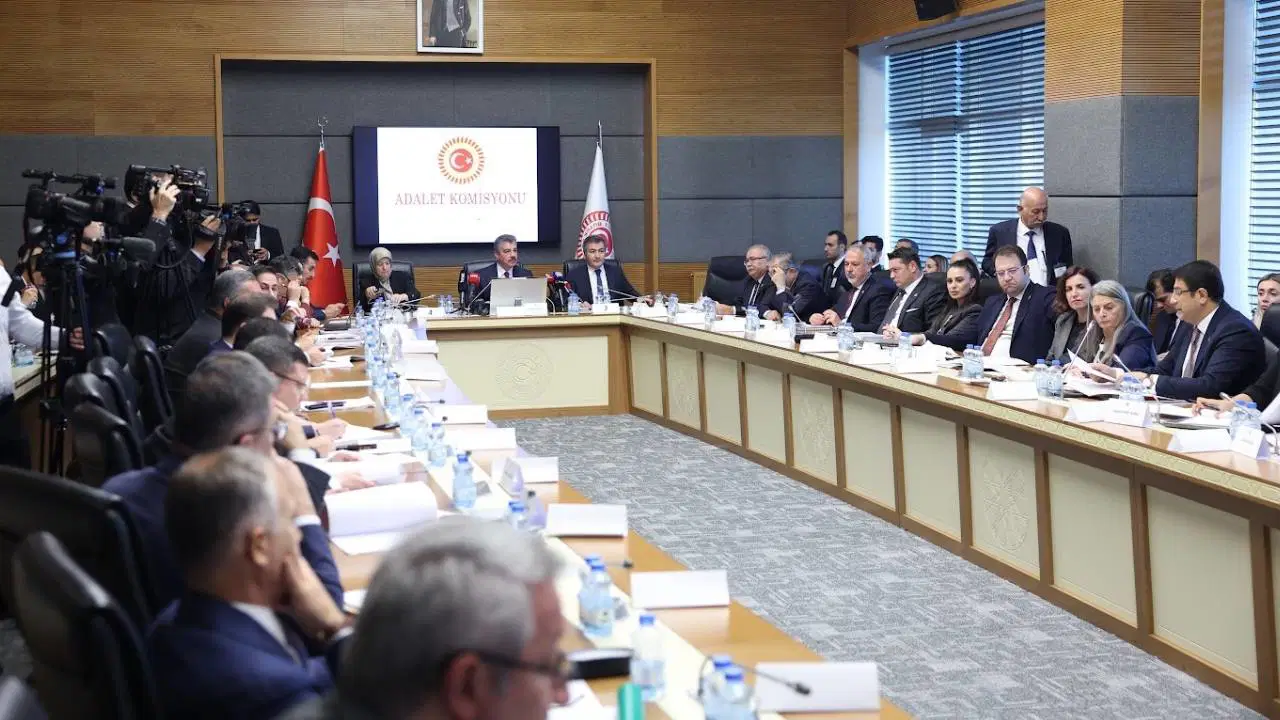 TBMM Adalet Komisyonu'nda 11. Yargı Paketi'nin ilk 15 maddesi kabul edildi!