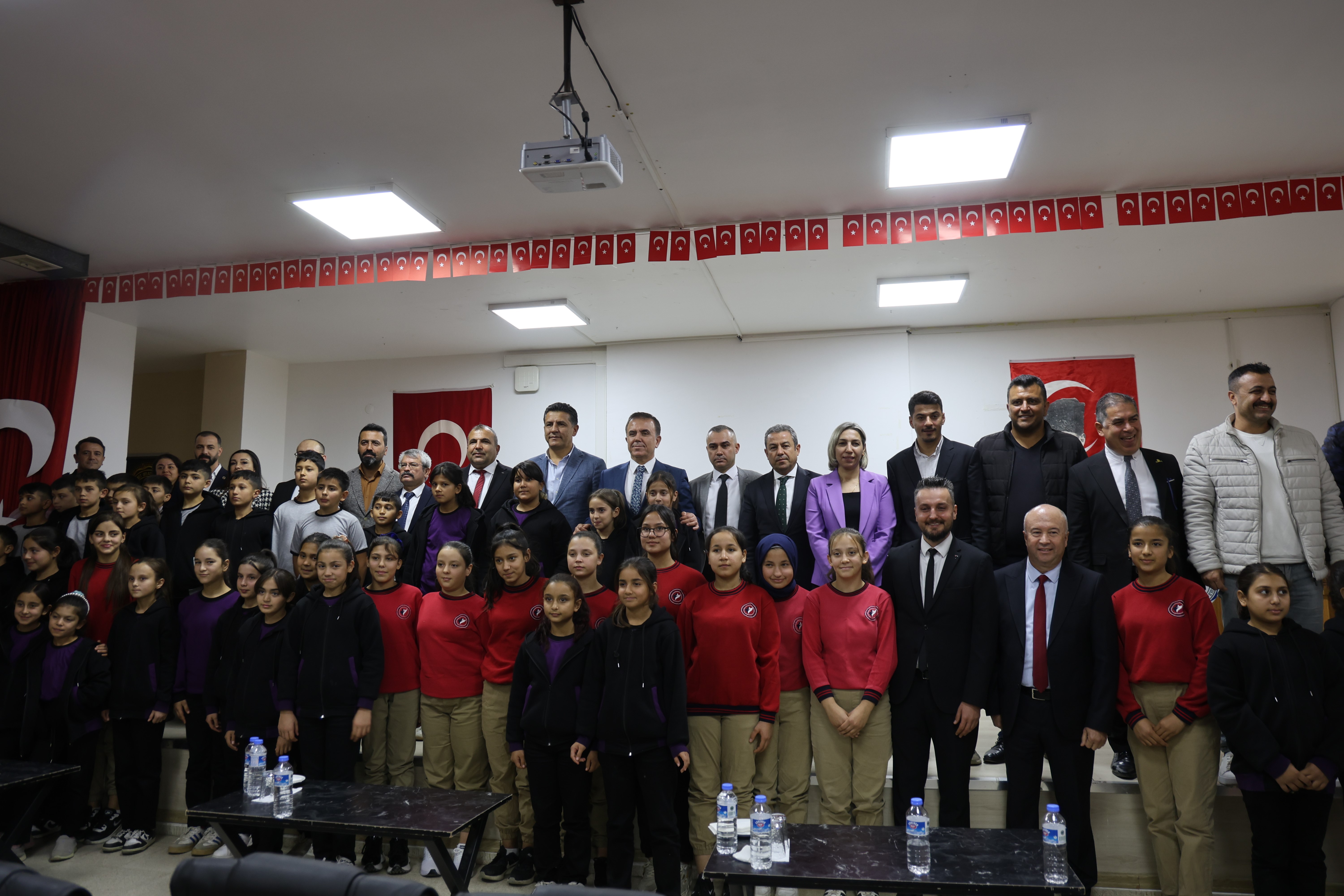 Bu okul yapay zeka ile hem öğrenci takibi sağladı hem de sıfır atık tasarrufuna geçti