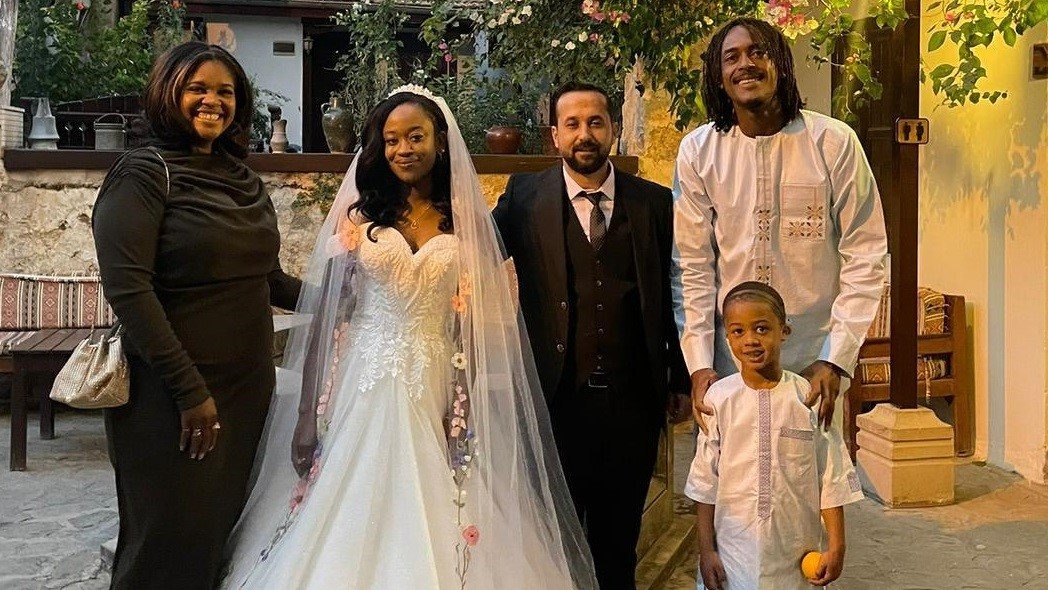 Adana'ya Afrikalı gelin: Düğün, Türk geleneklerine göre gerçekleştirildi renkli görüntüler ortaya çıktı