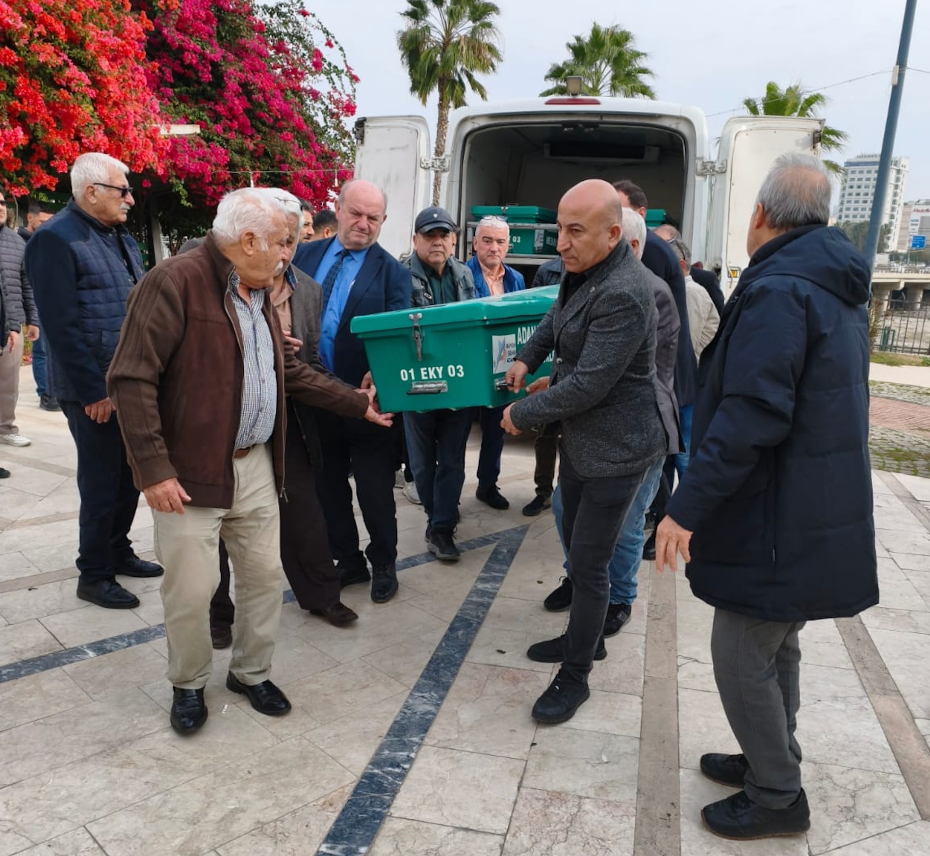 Gazeteci Bülent Çelikten son yolculuğuna uğurlandı