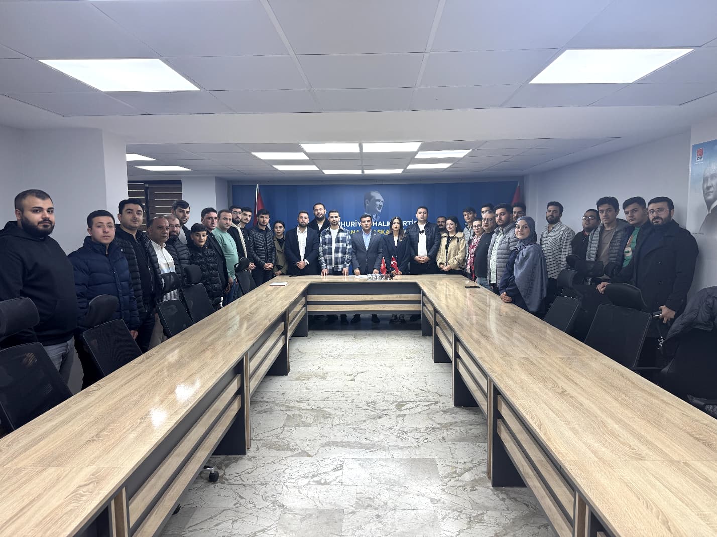 CHP’li gençlerden MESEM'e sert tepki: “Çocuklar eğitimden koparılıp işçileştiriliyor!”