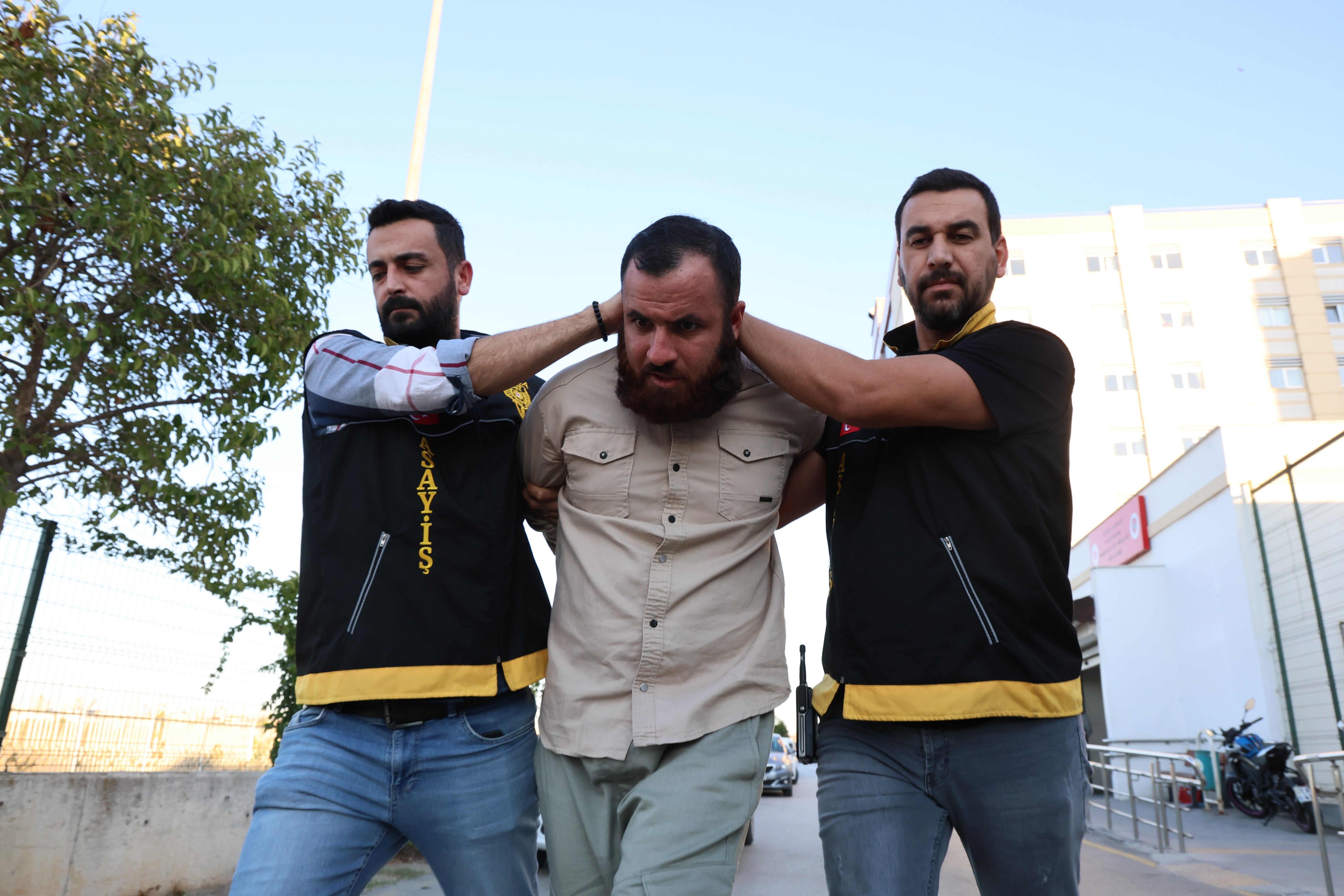 Ailesini katleden sanık cinayetleri kabul etmedi