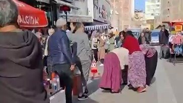 Kadınlar saç başa kavgaya tutuştu: O anlar kamerada