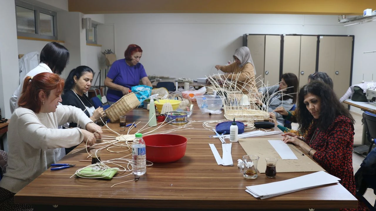 Adana'da Seyhan Şehit Yavuz Öztürk Halk Eğitim Merkezi tanıtıldı