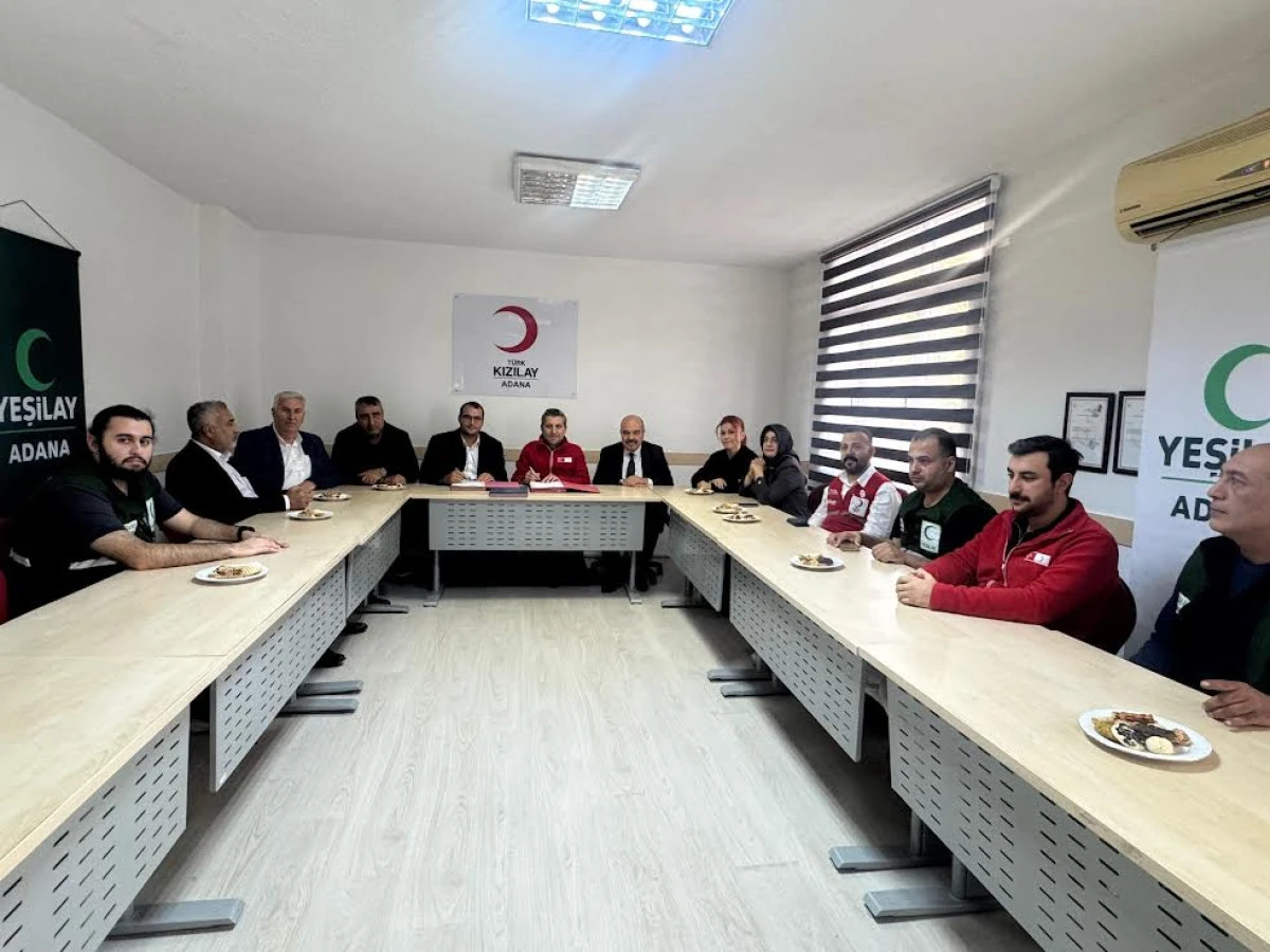 Adana'da Kızılay ve Yeşilay ortak çalışmalar için işbirliği protokolü imzaladı