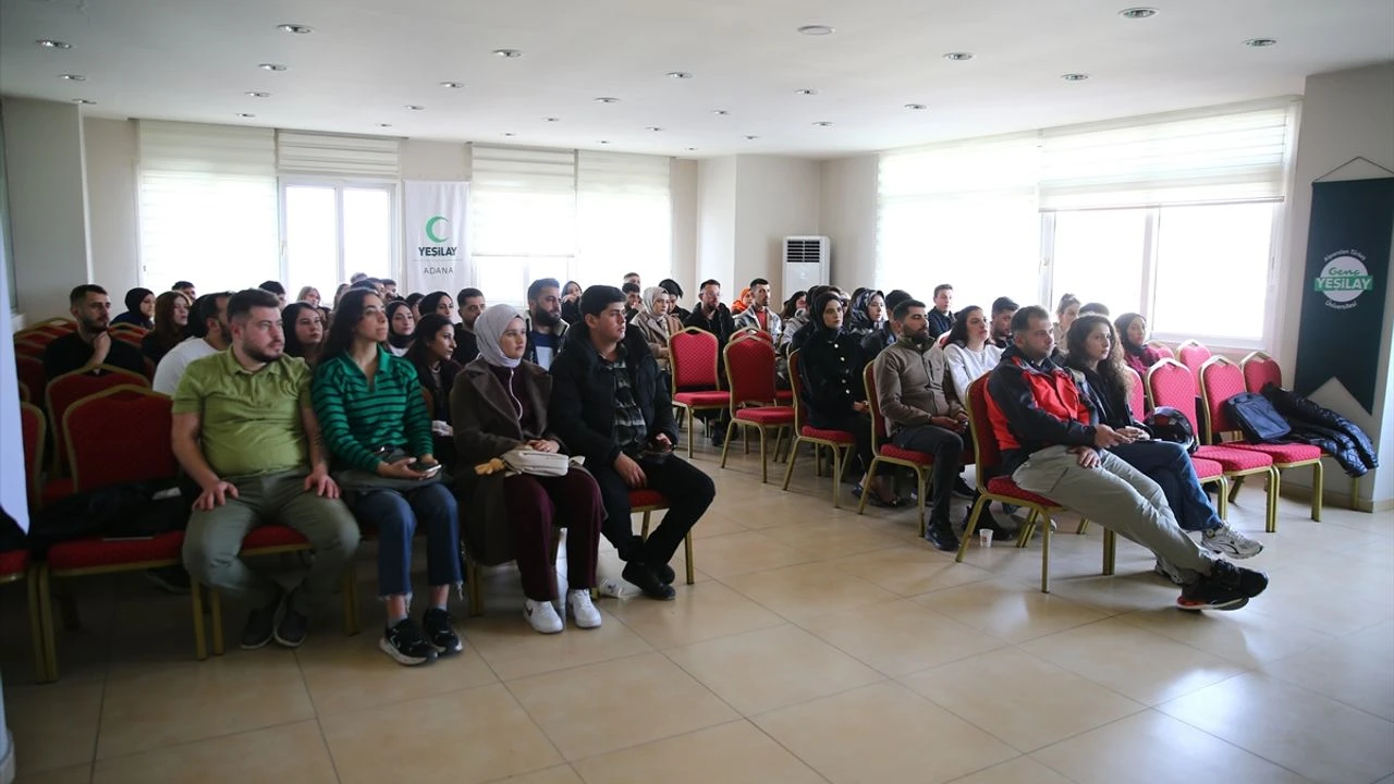 Adana’da evlenecek çiftlere eğitim desteği