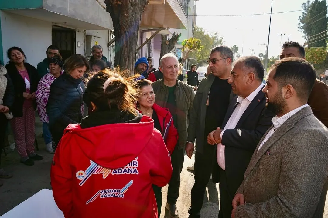 Adana Büyükşehir Belediye Başkan Vekili Güngör Geçer yangın mağdurlarını ziyaret etti