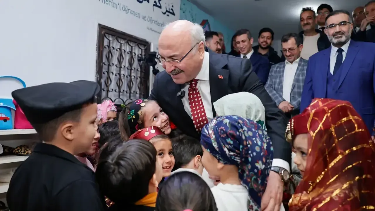 Vali Köşger PTT Evleri’nde vatandaşlarla buluştu