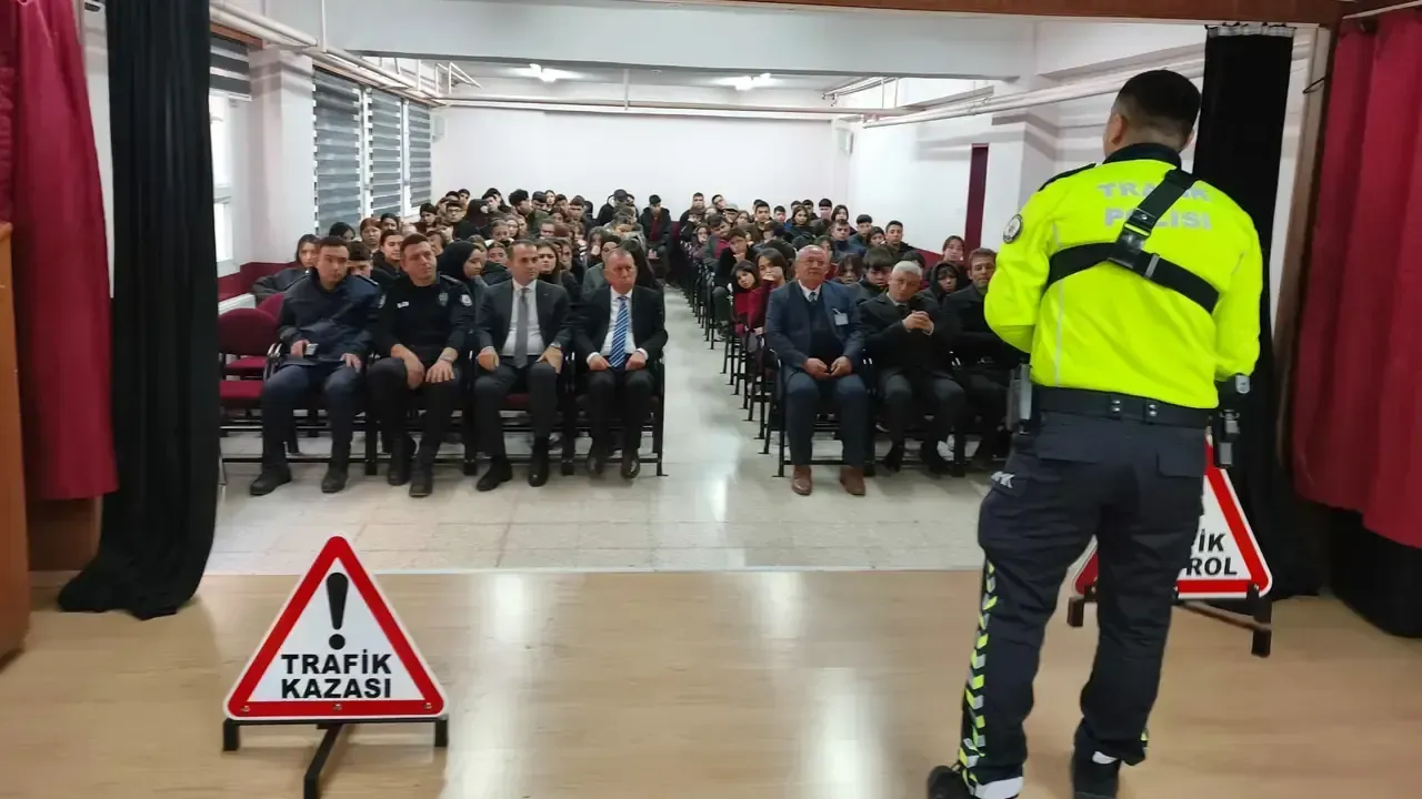 Saimbeyli Kaymakamı Emre Aydın’dan öğrencilere trafik ve sanal bahis uyarısı