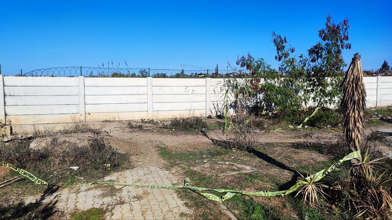 Adana'da bir kadın yol kenarında ölü bulundu