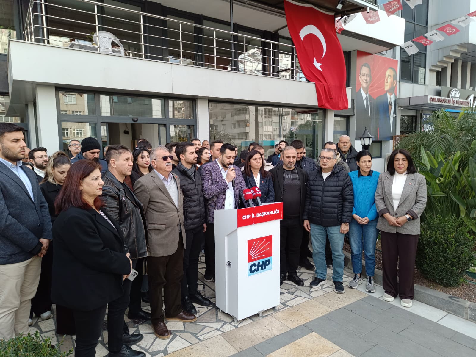 CHP Adana İl Gençlik Kolları Başkanı Ahmet Tanık: “Bilge Kağan Şarbat yalnız değildir”