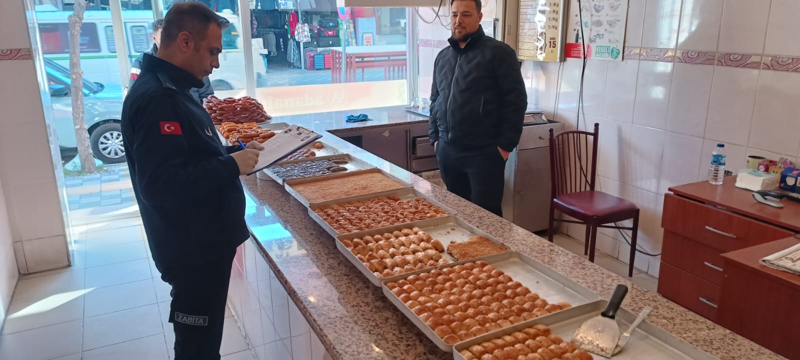 Ceyhan Belediyesi Zabıta Ekiplerinden Yılbaşı Öncesi Denetim