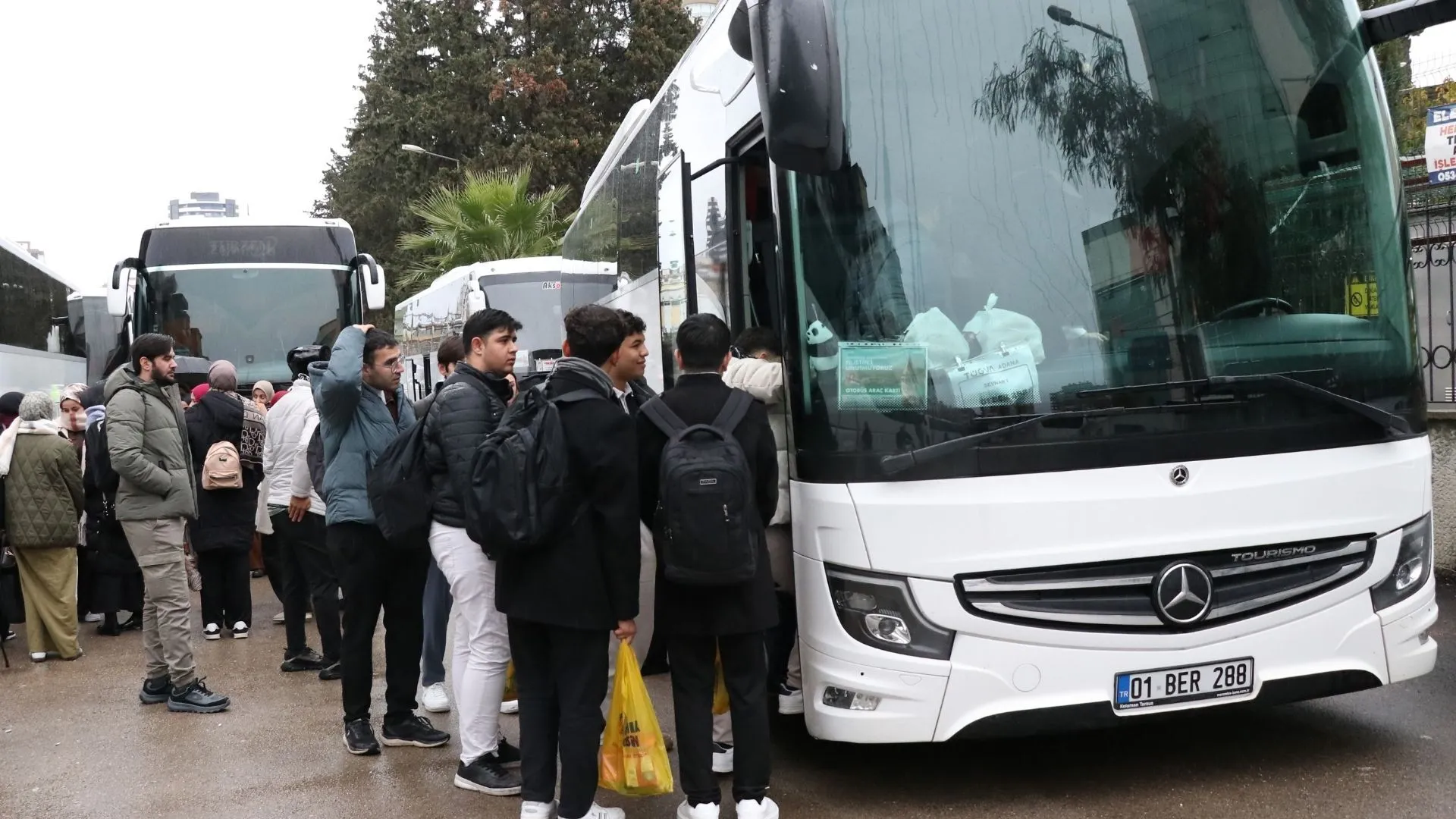 Filistin için Adana’dan İstanbul’a destek konvoyu