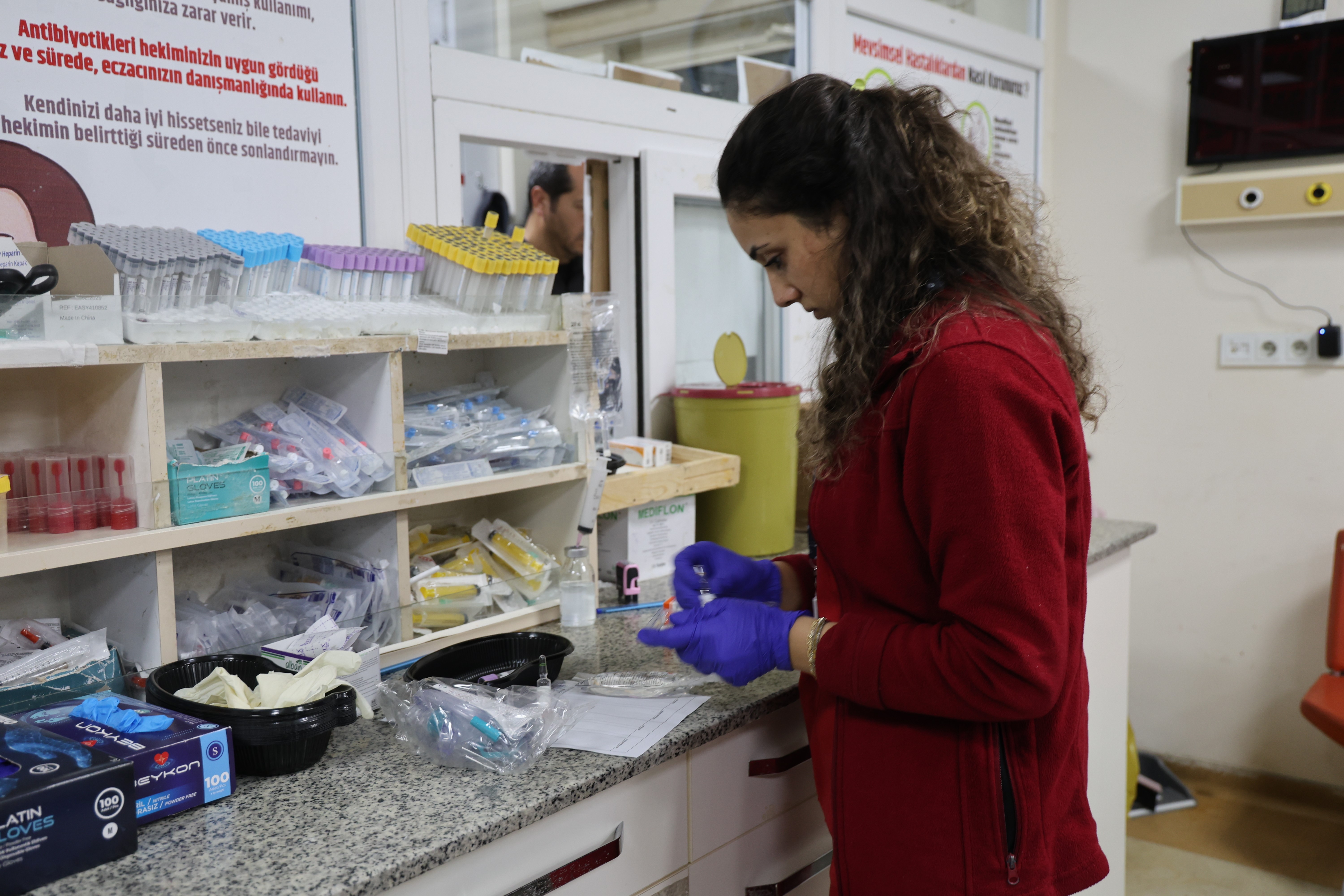 Adana’da sağlık çalışanları yeni yıla görev başında giriyor