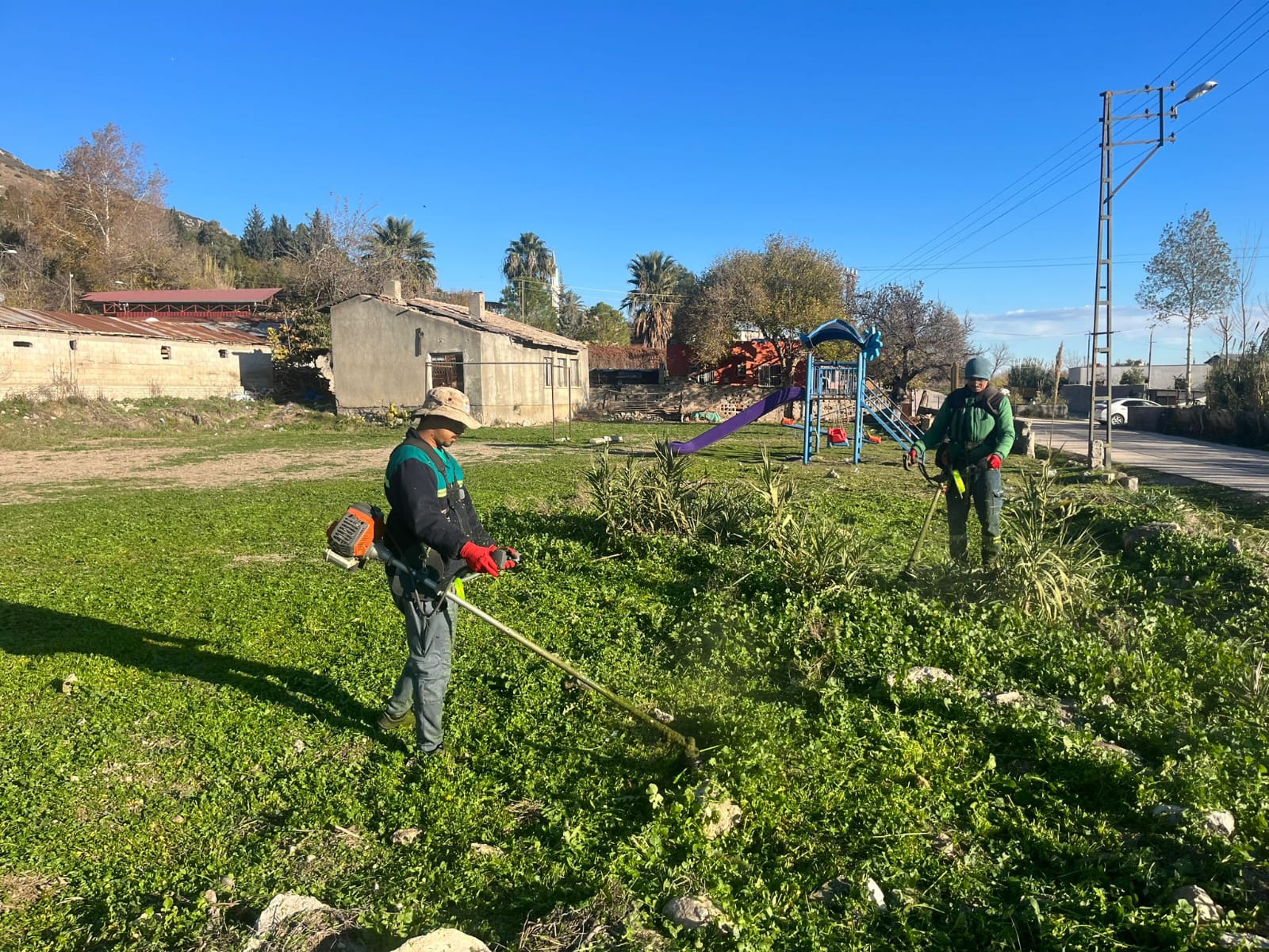 Ceyhan Belediyesi’nden Kırsal Mahallelere Eşit Hizmet