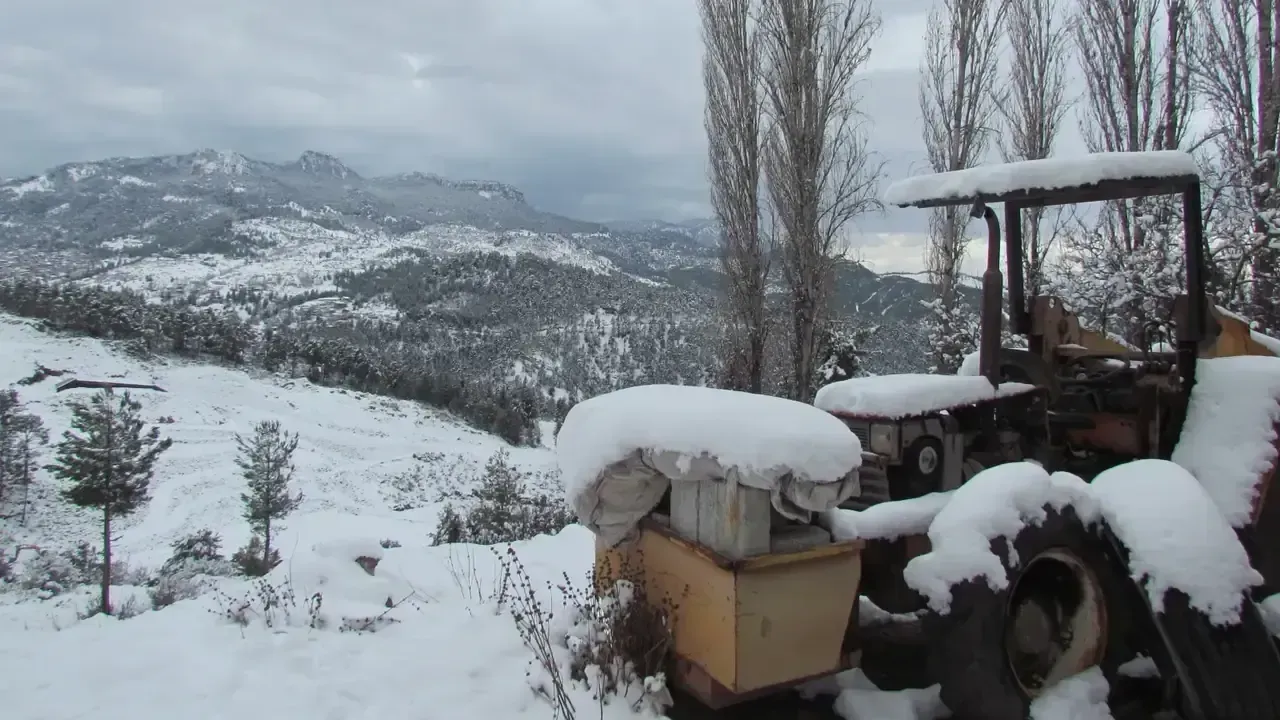 Aladağ’da kar yağışı aralıklarla etkisini sürdürdü