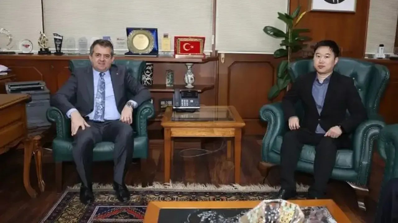 Çukurova Üniversitesi’ne pestisit kalıntılarını sahada analiz eden taşınabilir cihazlar hibe edildi