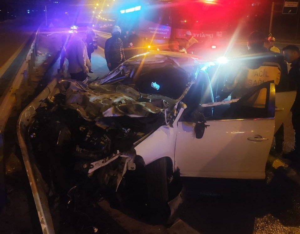 Adana'da otoyolda trafik kazası : 1 kişi hayatını kaybetti