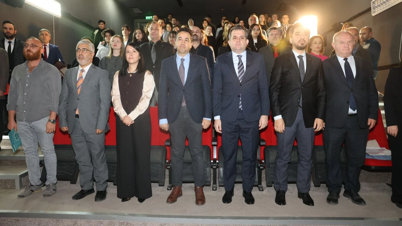 Çukurova Üniversitesi’nde gazeteciliğin dijital yolculuğu masaya yatırıldı