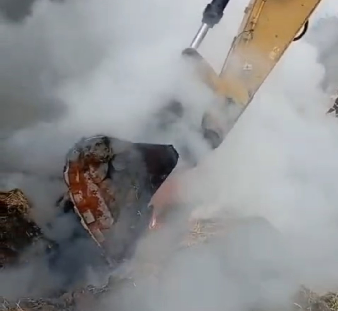 Adana'da samanlık yangını kontrol altına alındı