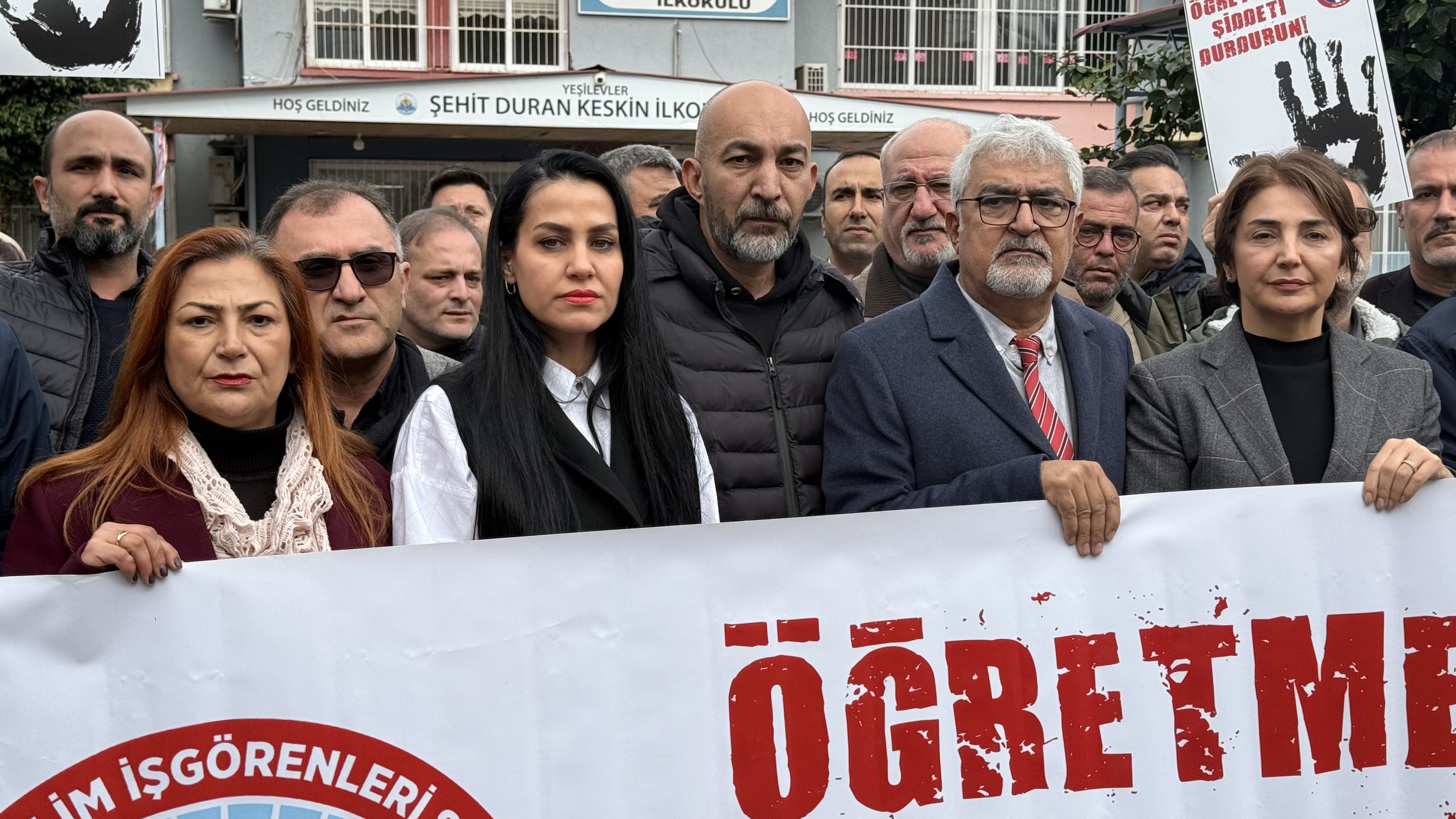 Silahlı saldırıya uğrayan öğretmen: "Can güvenliğim tehlikeye atıldı"