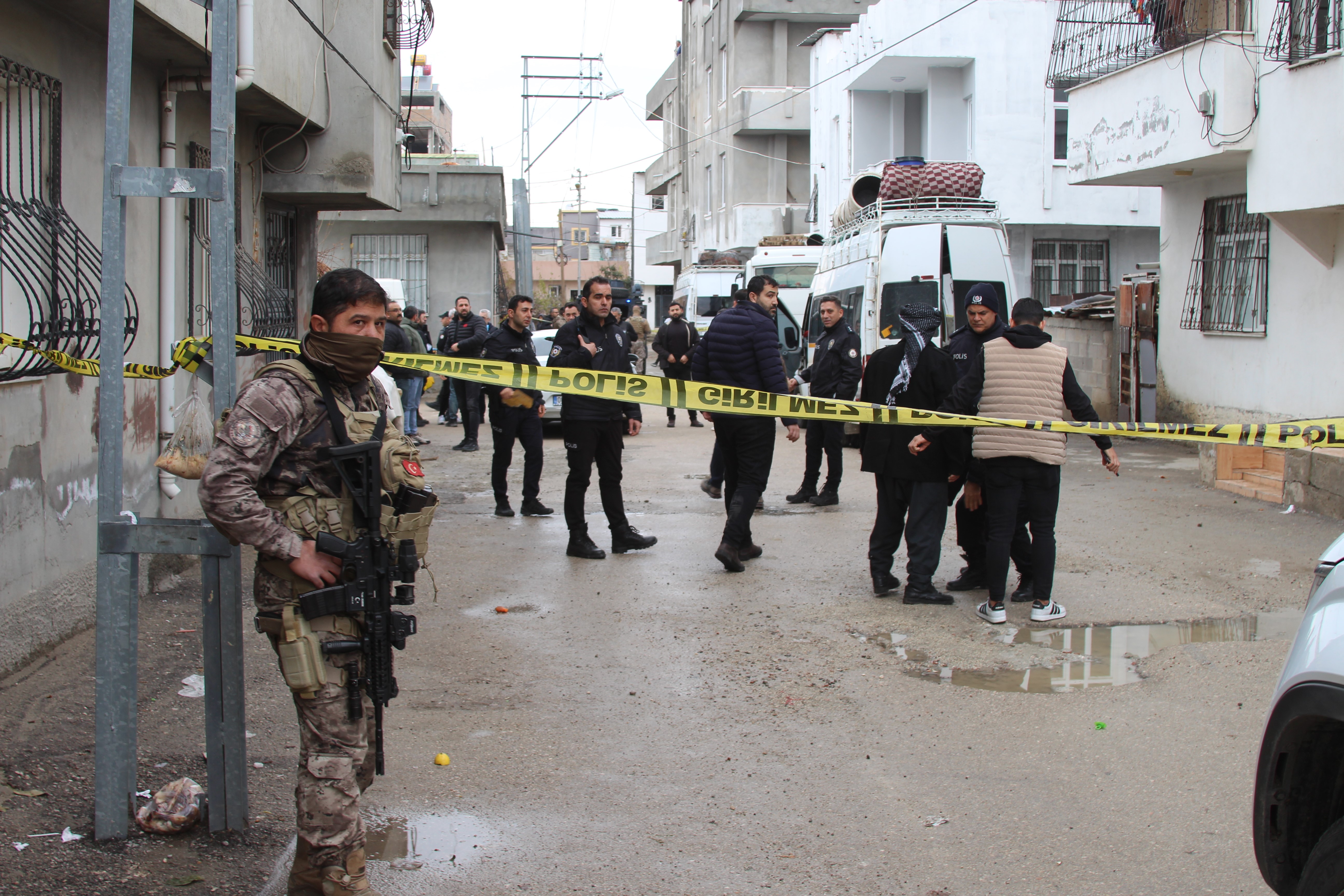 Adana’da taşlı, sopalı, silahlı kavga: 1 kişi hayatını kaybetti 5 kişi yaralandı